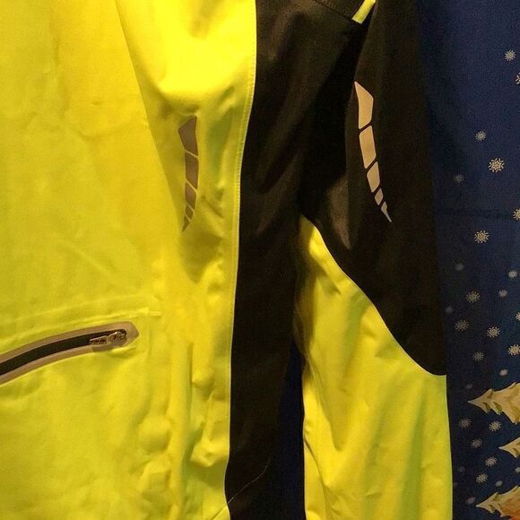 Jacket fluorescent, green and reflective strips by IP elite like new size large - Picture 6 of 8